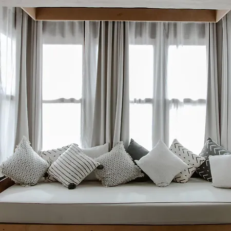 Gaia Hotel 2*